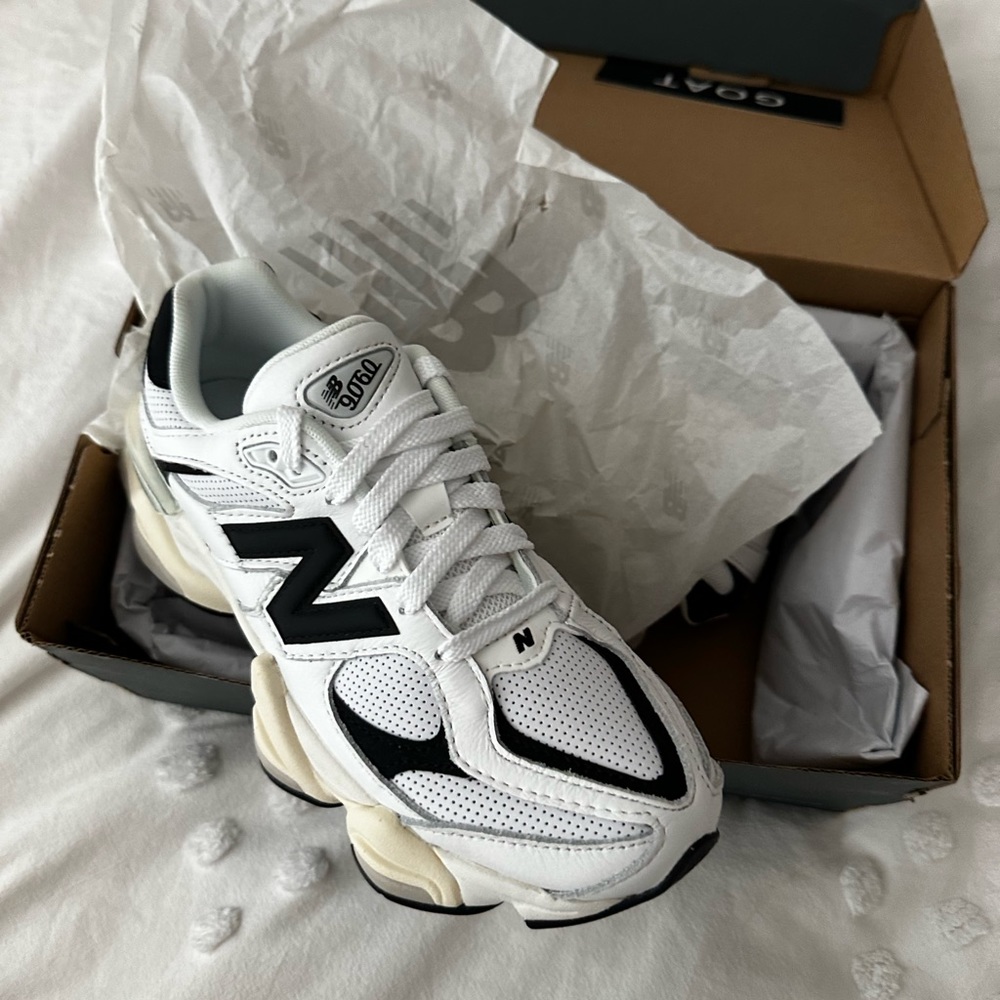 New Balance 9060 black and white womens 7